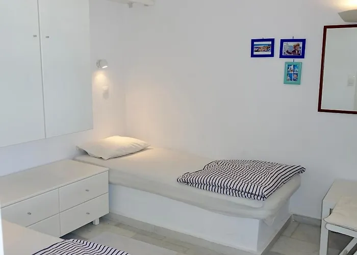 D - Kamari Village *