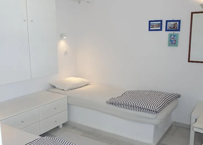 D - Kamari Village *