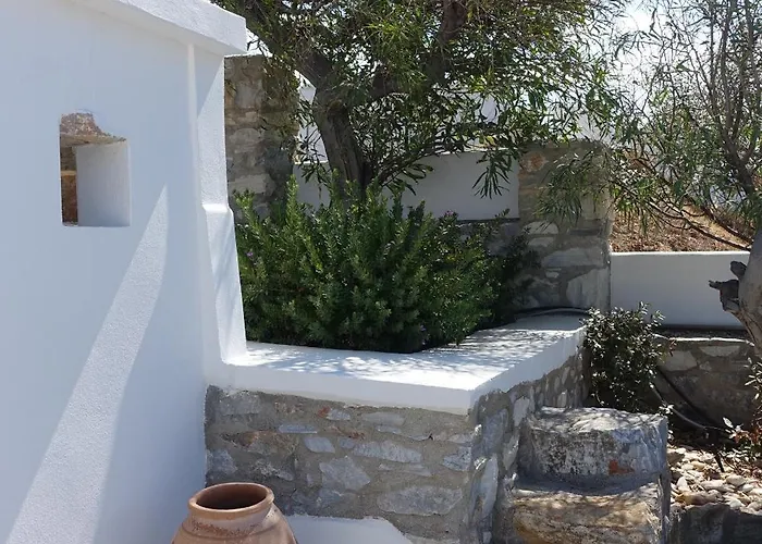 D - Kamari Village *